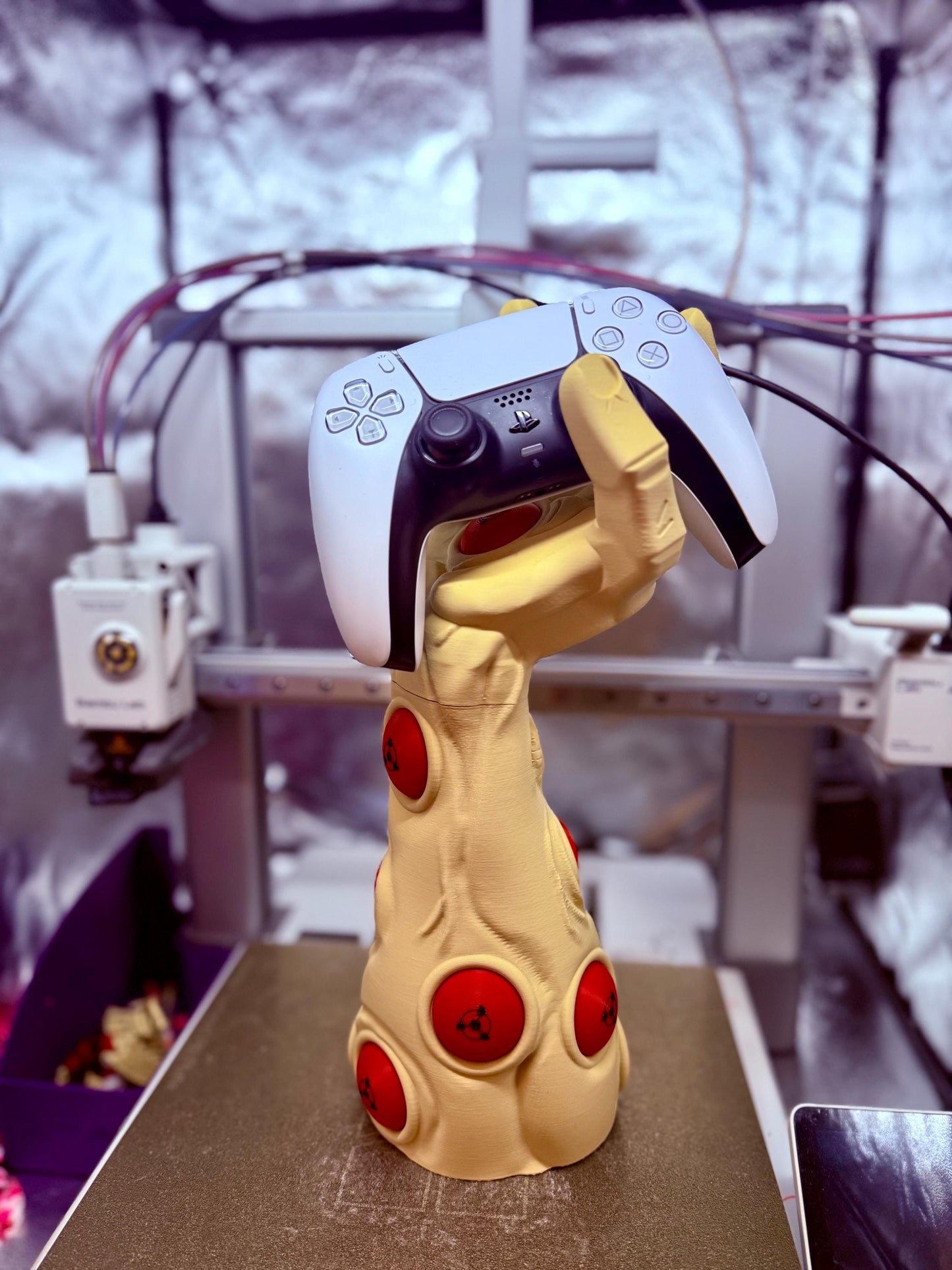 Danzo – PS5 and Xbox Controller Stand